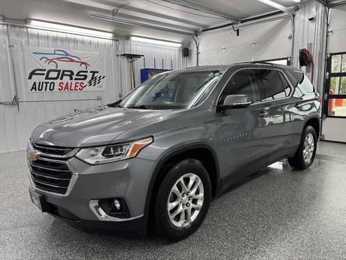 Satin Steel Metallic 2018 Chevrolet Traverse LT Cloth