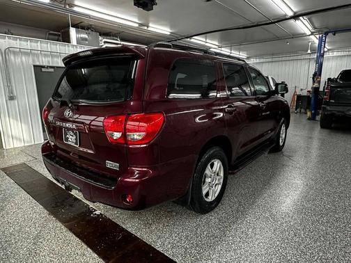 2008 Toyota Sequoia SR5