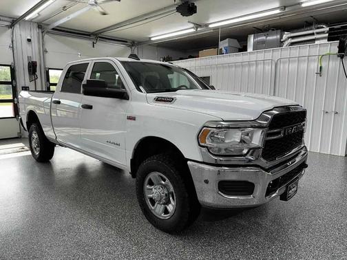 2021 RAM 2500 Tradesman Crew Cab 4x4 6'4' Box