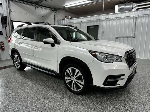 Crystal White Pearl 2019 Subaru Ascent Limited 7-Passenger