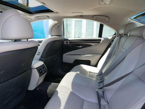 Starfire Pearl 2013 Lexus LS 460 Base