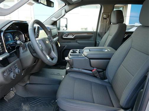 2025 Chevrolet Silverado 3500 LT