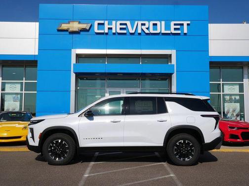 Polar White Tricoat 2026 Chevrolet Traverse AWD Z71