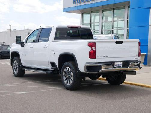 Summit White 2026 Chevrolet Silverado 2500 LT