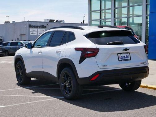 Summit White 2026 Chevrolet Trax LT