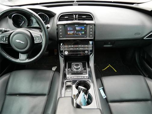 2017 Jaguar XE 35t Premium