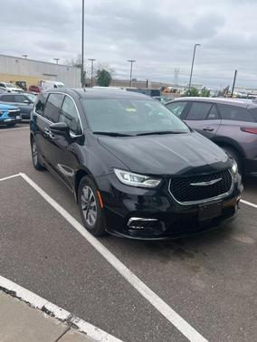 2023 Chrysler Pacifica Hybrid Touring L