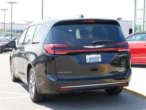 2023 Chrysler Pacifica Hybrid Touring L
