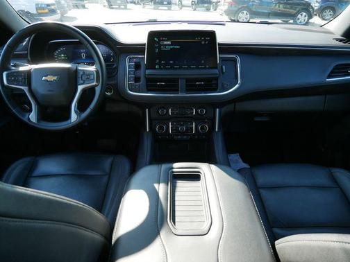 2024 Chevrolet Suburban LT