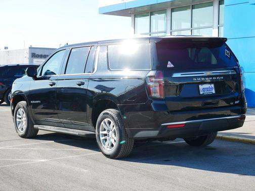 2024 Chevrolet Suburban LT