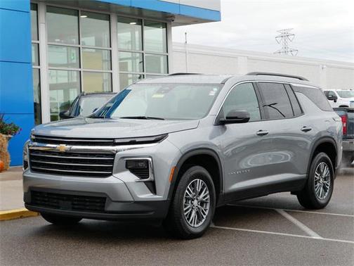 2025 Chevrolet Traverse LT