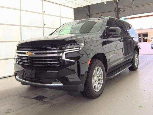 2023 Chevrolet Suburban LT