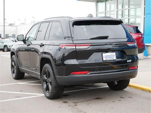 2023 Jeep Grand Cherokee Limited X