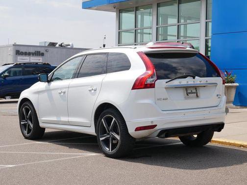 Crystal White Pearl 2015 Volvo XC60 T6 R-Design Platinum
