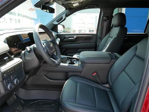 2025 Chevrolet Suburban LS