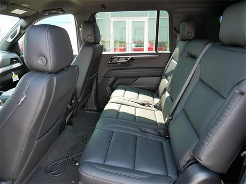 2025 Chevrolet Suburban LS