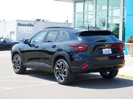 Mosaic Black Metallic 2026 Chevrolet Trax FWD 2RS