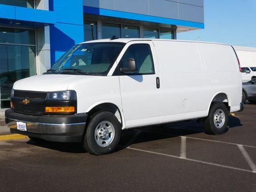 2025 Chevrolet Express 2500 RWD 2500 Regular Wheelbase WT