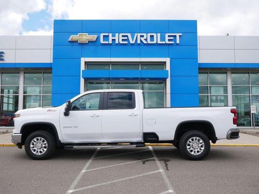 Summit White 2026 Chevrolet Silverado 3500 LT
