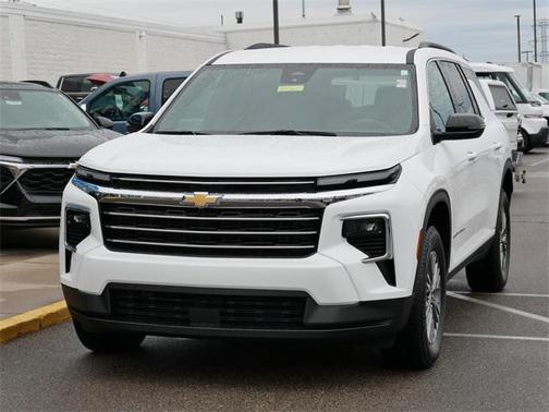 2025 Chevrolet Traverse LT