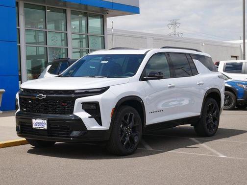 Polar White Tricoat 2026 Chevrolet Traverse RS