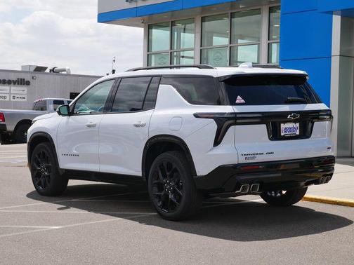Polar White Tricoat 2026 Chevrolet Traverse RS