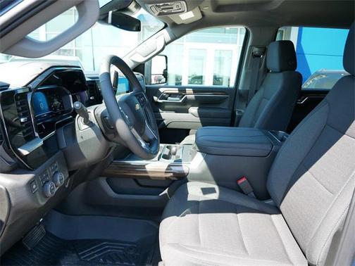 2025 Chevrolet Silverado 3500 LT