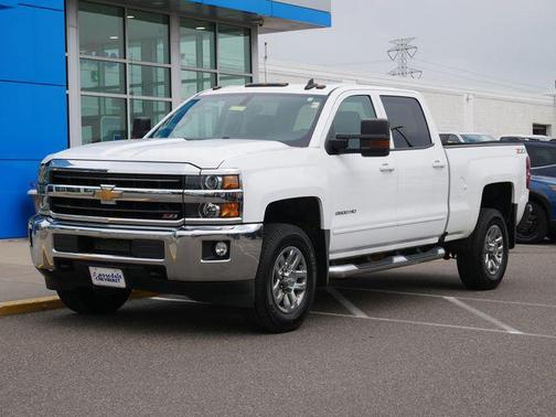 Summit White 2018 Chevrolet Silverado 2500 LT