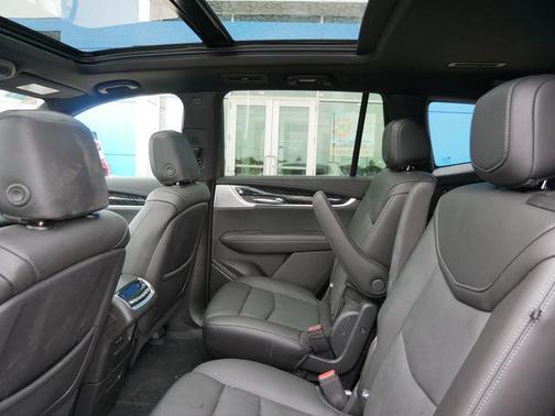 Crystal White Tricoat 2024 Cadillac XT6 Premium Luxury AWD