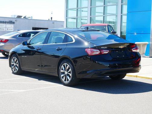 Mosaic Black Metallic 2021 Chevrolet Malibu FWD LT