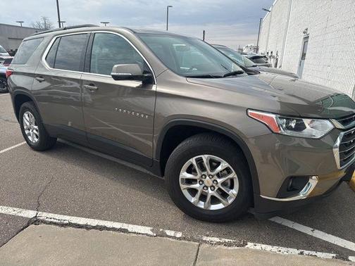 Stone Gray Metallic 2020 Chevrolet Traverse LT Cloth