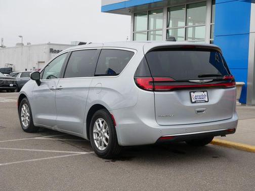 Silver Mist Clearcoat 2023 Chrysler Pacifica Touring L