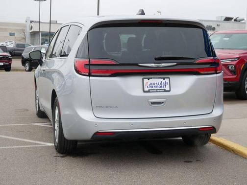 Silver Mist Clearcoat 2023 Chrysler Pacifica Touring L