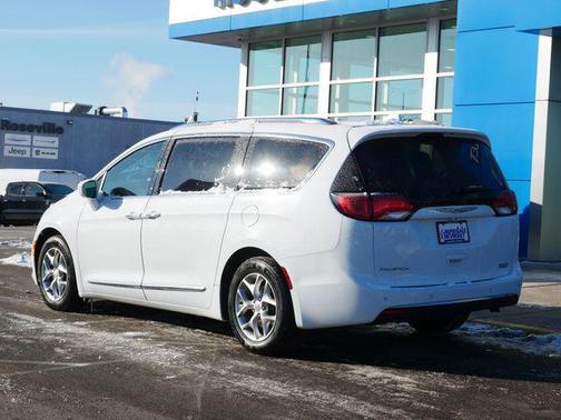 2018 Chrysler Pacifica Touring-L