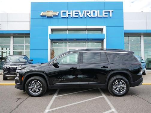 2025 Chevrolet Traverse LT