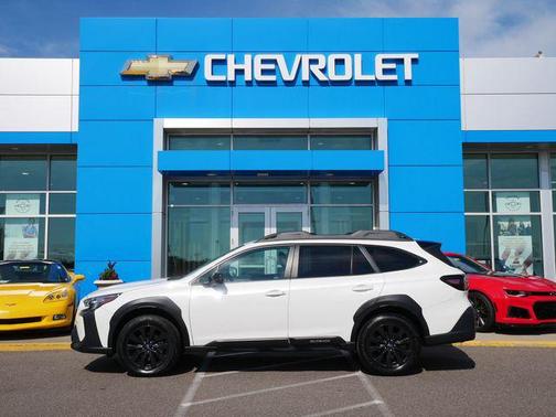 Crystal White Pearl 2024 Subaru Outback Onyx Edition XT
