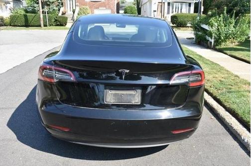 2022 Tesla Model 3 Standard Range