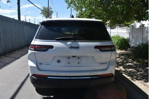 2022 Jeep Grand Cherokee L Laredo