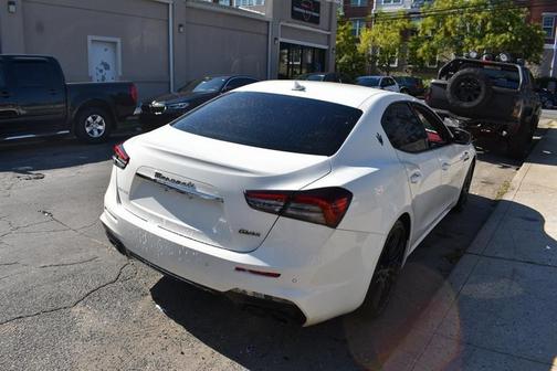 2022 Maserati Ghibli Modena