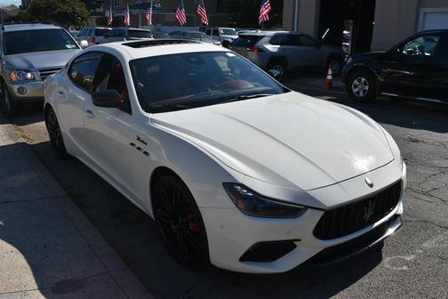 2022 Maserati Ghibli Modena