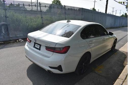 2022 BMW 330 330i