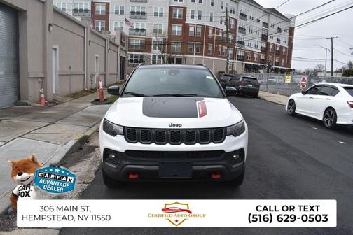 Bright White Clearcoat 2025 Jeep Compass Trailhawk