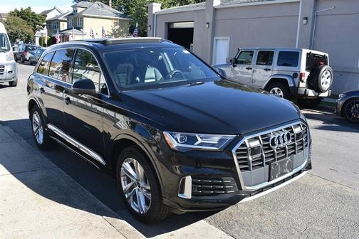 2023 Audi Q7 45 Premium