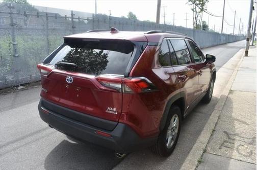 2019 Toyota RAV4 Hybrid XLE