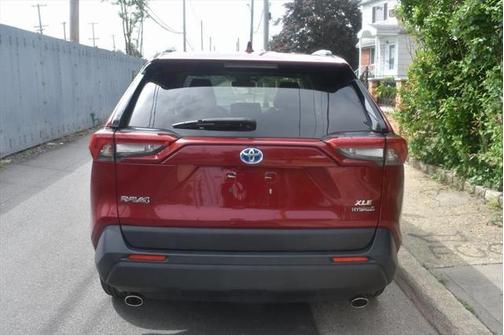 2019 Toyota RAV4 Hybrid XLE