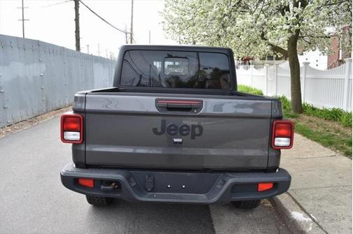 2021 Jeep Gladiator Willys 4x4