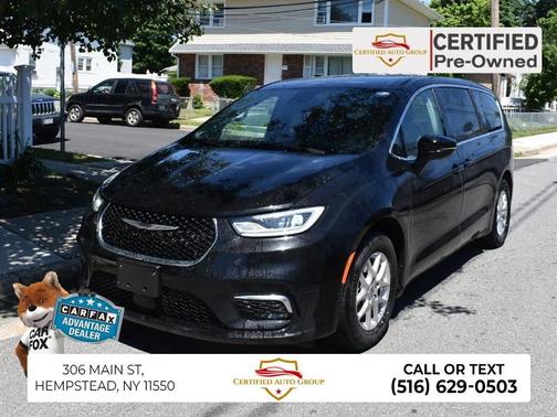 Diamond Black Crystal Pearlcoat 2024 Chrysler Pacifica Touring L