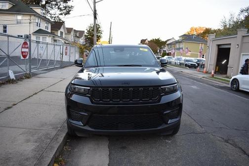 2024 Jeep Grand Cherokee Altitude