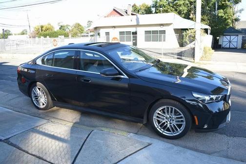 2024 BMW 530 530i