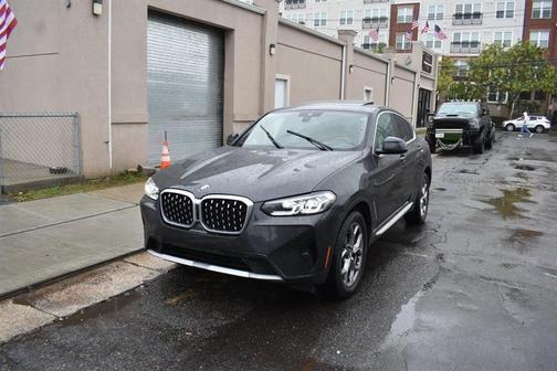 2024 BMW X4 xDrive30i